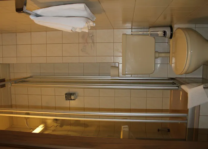 מלון Stadthotel Bartels 3*